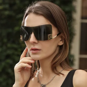 Класическите модни слънчеви очила без рамки от титан, женски UV400